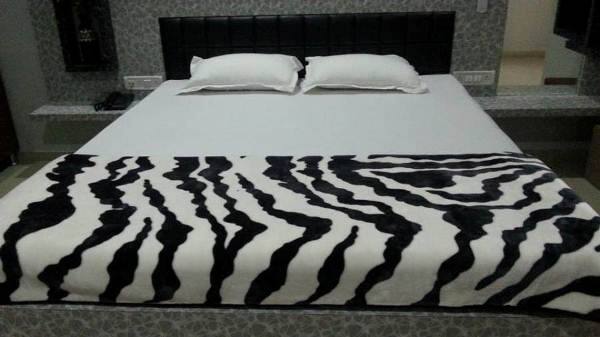 Hotel Janpath, Ahmedabad 4